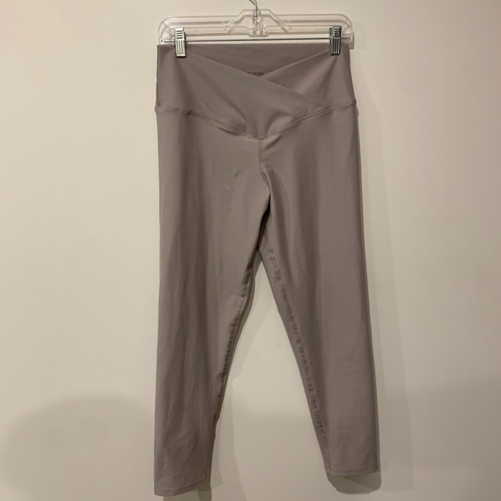 Evolution And Creation V Front Yoga Leggings in Mauve/taupe